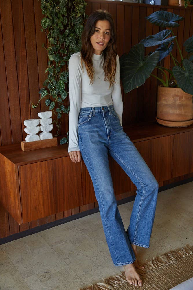 L2496 | Perfect Layering Turtleneck Long Sleeve Top: Ivory / L