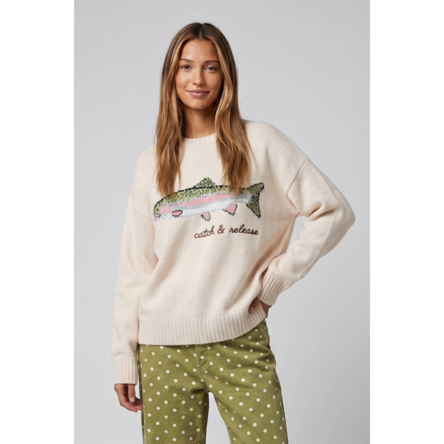TF26-0628 - Fish sweater with "catch & release" embroidery: OFF WHITE / S-M-L(3-2-1)