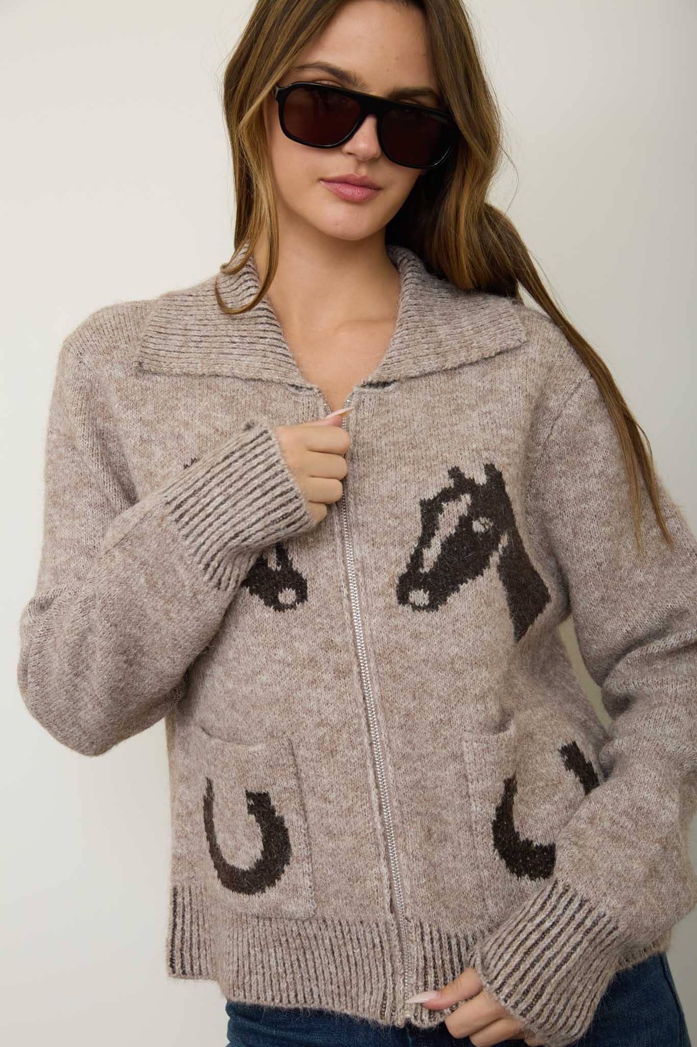 WESTERN JACQUARD COLLARED ZIP-UP KNIT CARDIGAN: LIGHT BROWN MULTI