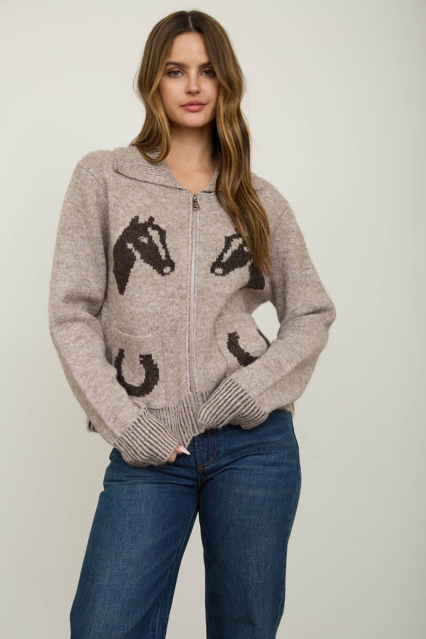 WESTERN JACQUARD COLLARED ZIP-UP KNIT CARDIGAN: LIGHT BROWN MULTI