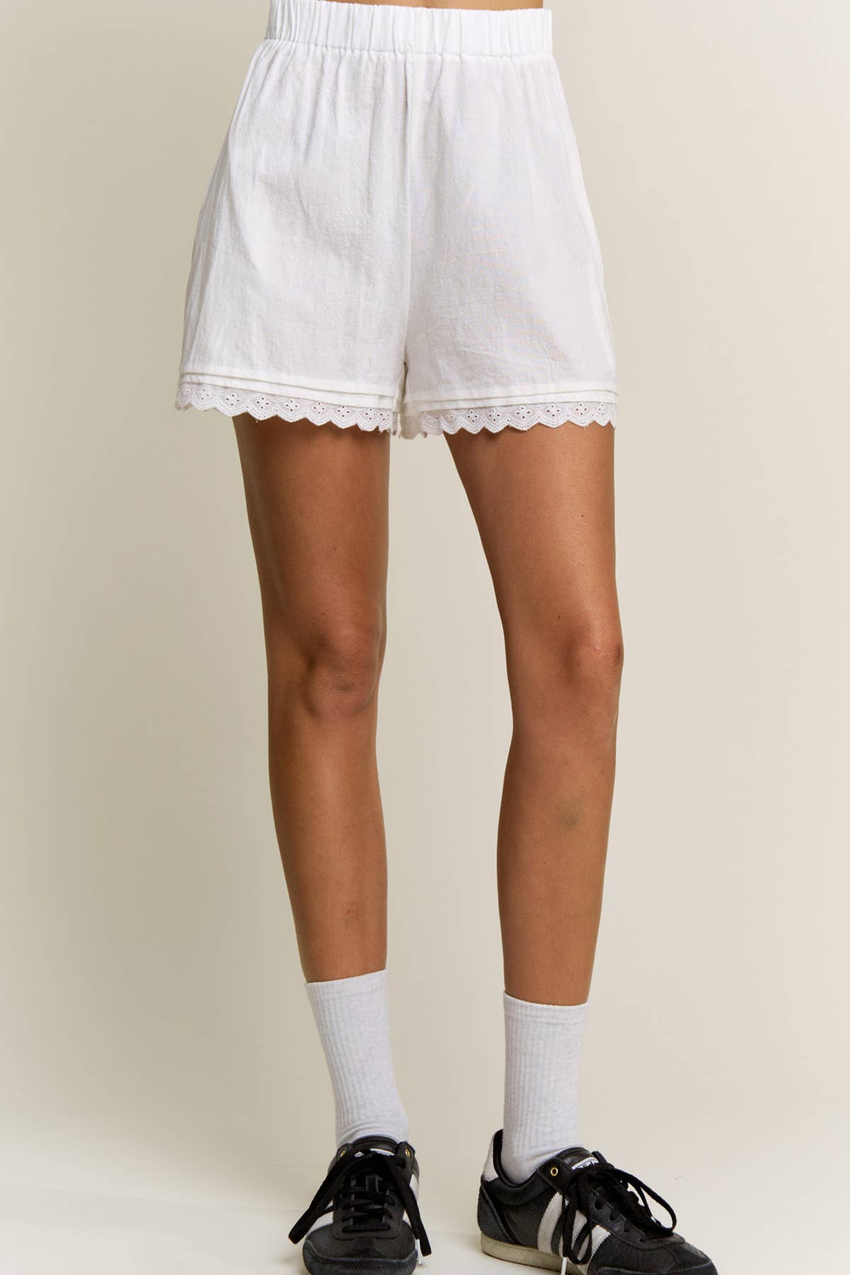 Effortless Feminine Lace Trim Cotton Shorts: Daisy / L