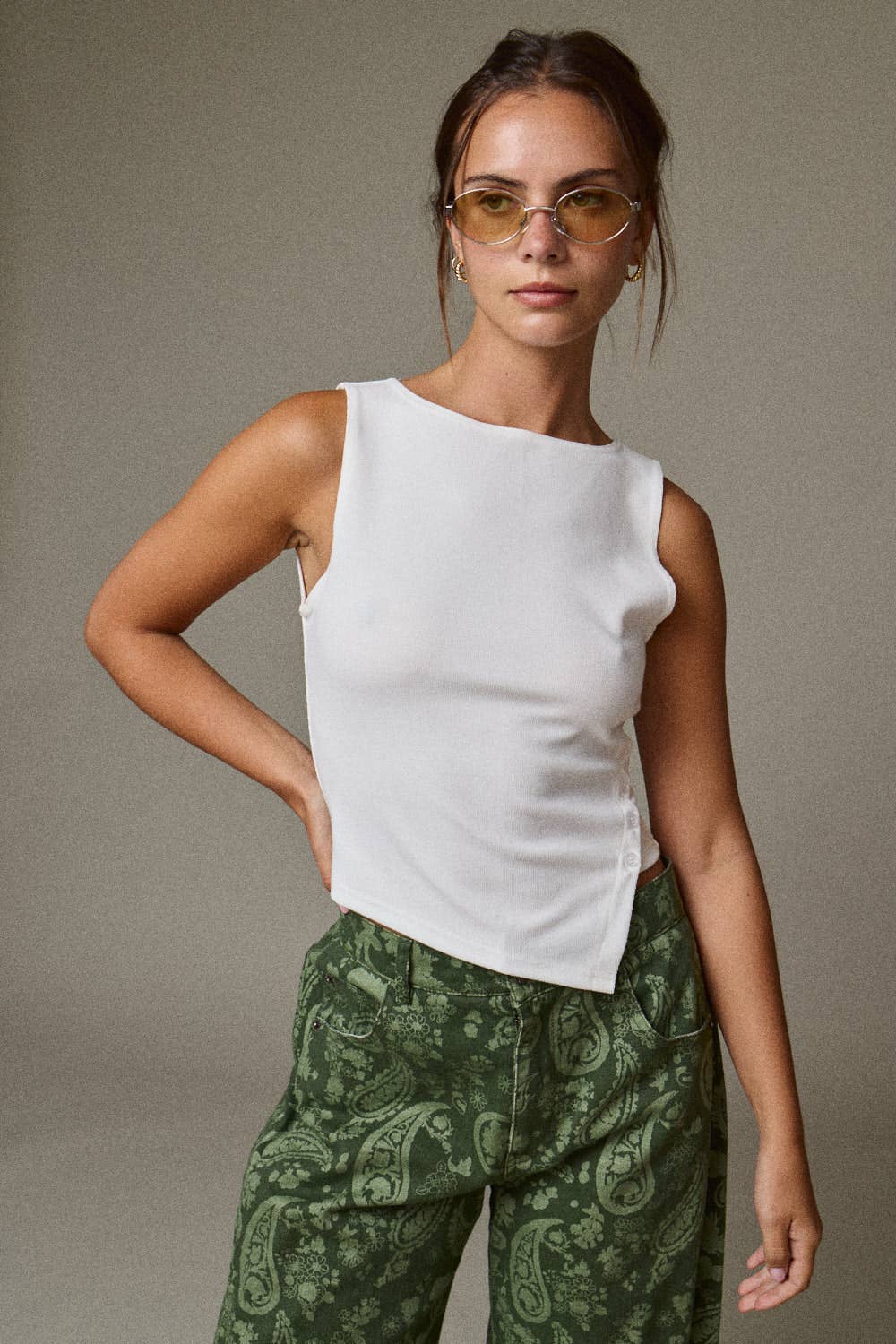 PT18711 - Asymmetrical Hem Tank: BLACK / M