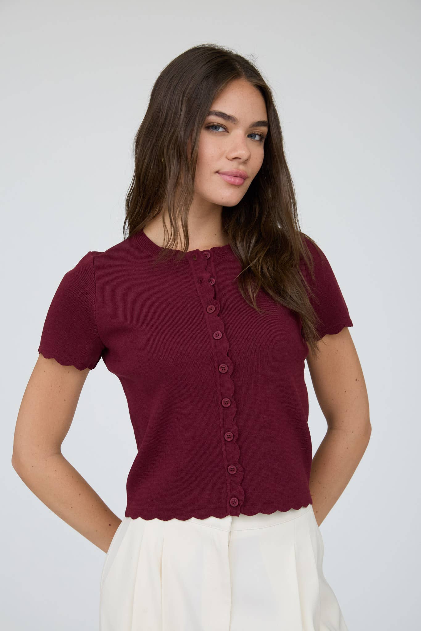 SCALLOPED SHORT SLEEVE BUTTON DOWN KNIT CARDIGAN : IVORY
