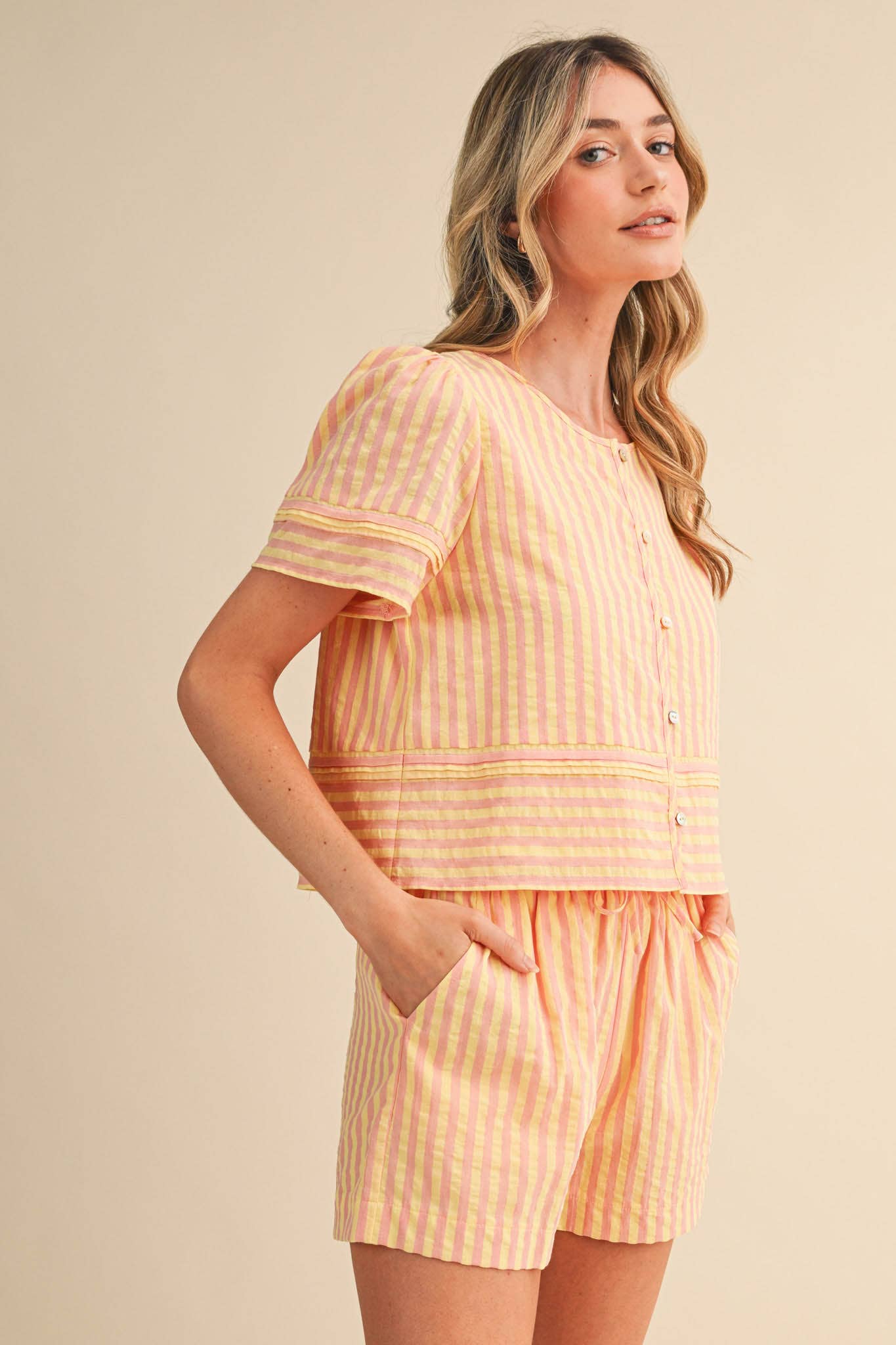 STRIPED BUTTON UP TOP AND SHORTS SET MPST4488: PINK RASPBERRY STRIP / M