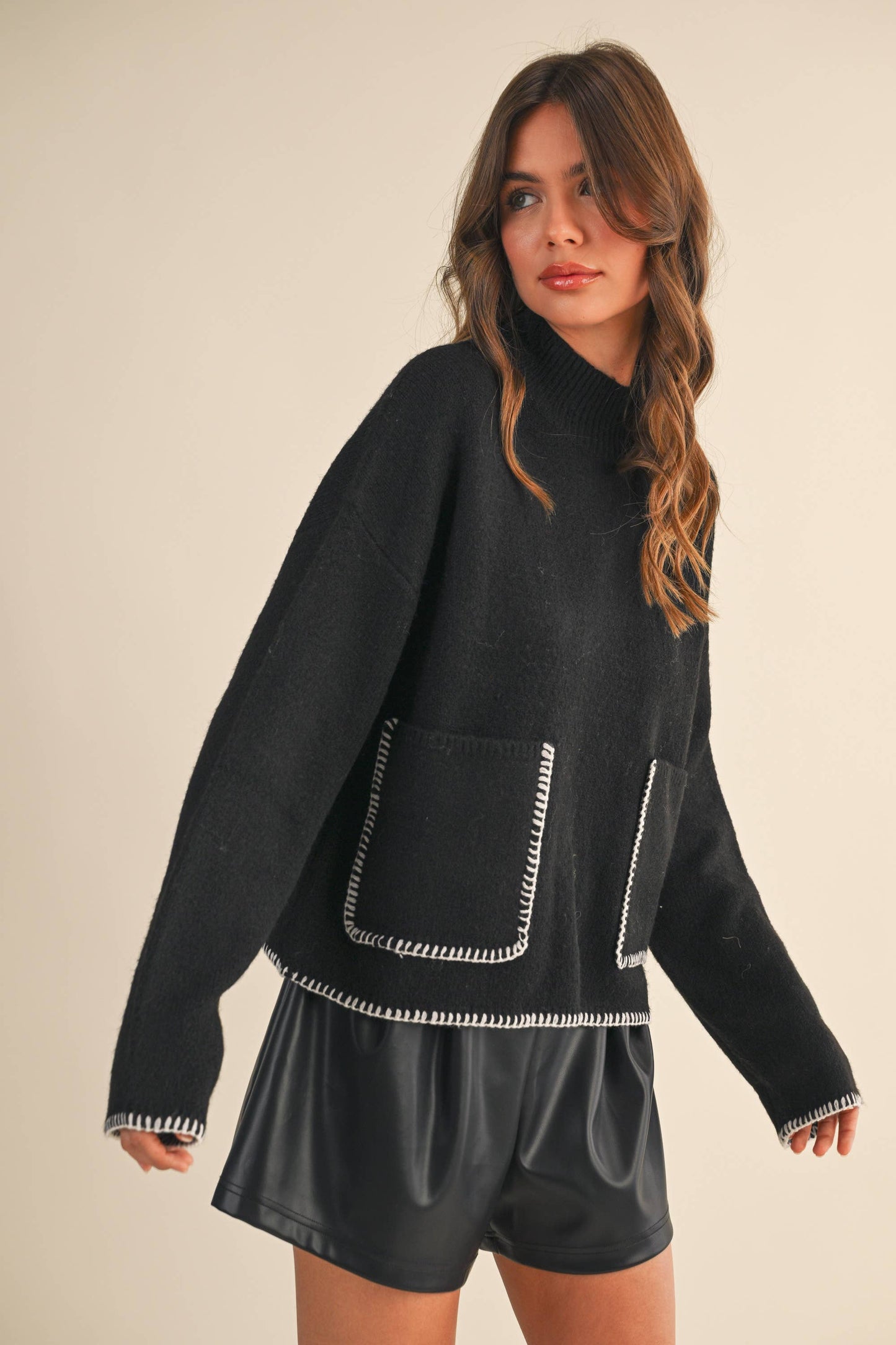 IT4414 MOCK NECK SWEATER TOP WITH FRONT POCKETS: IVORY / S