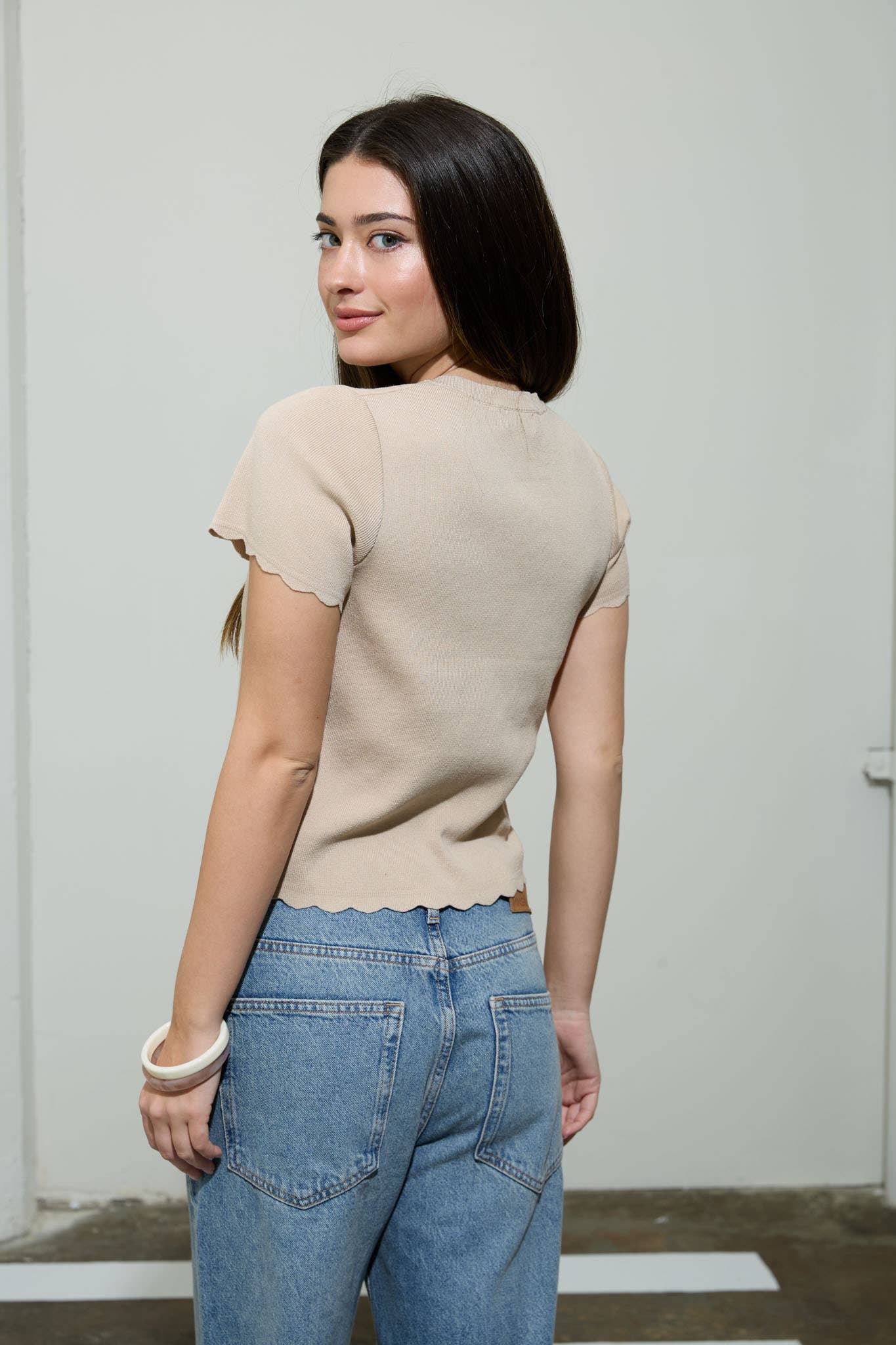 SCALLOPED SHORT SLEEVE BUTTON DOWN KNIT CARDIGAN : IVORY