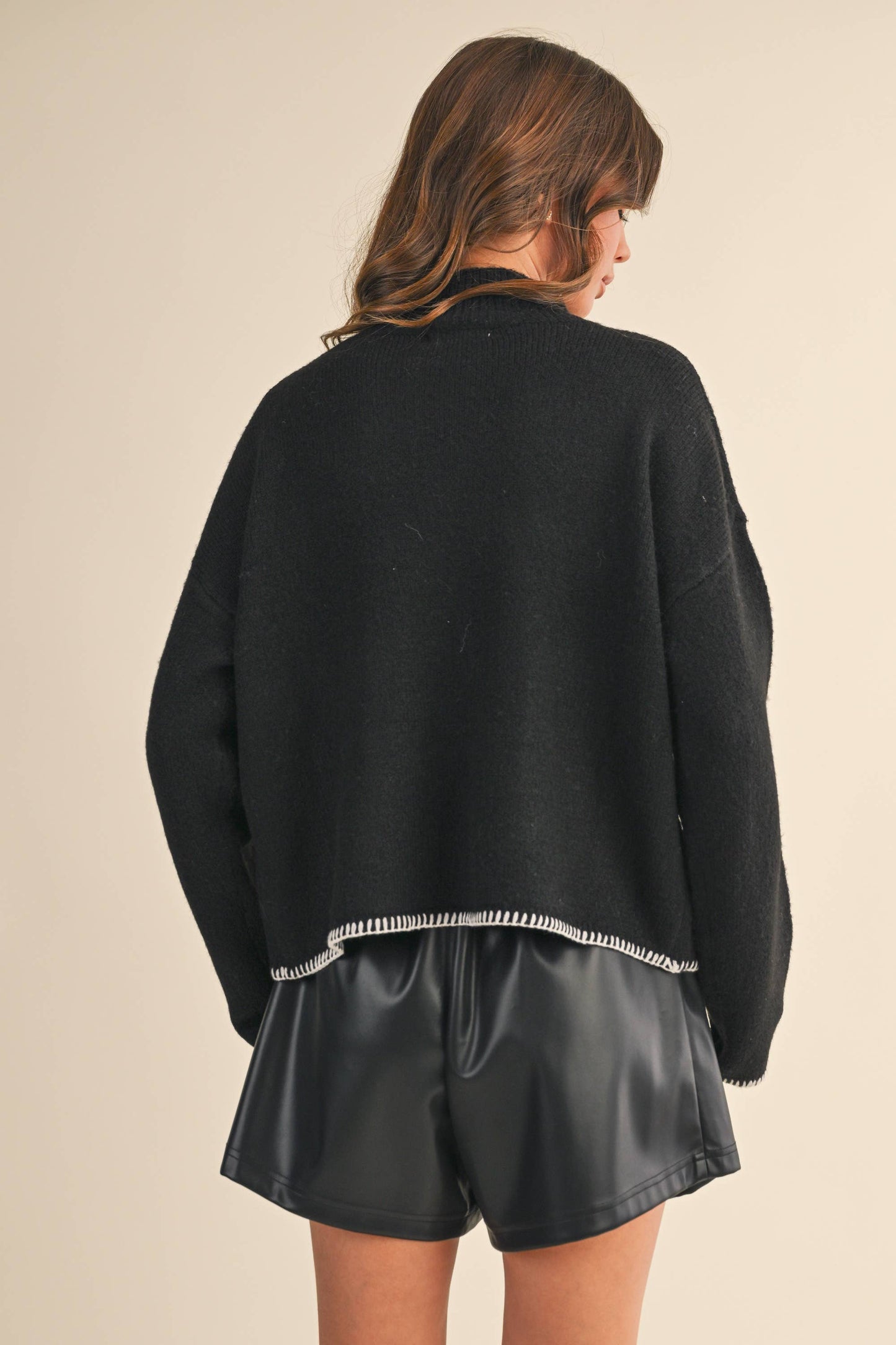 IT4414 MOCK NECK SWEATER TOP WITH FRONT POCKETS: IVORY / M