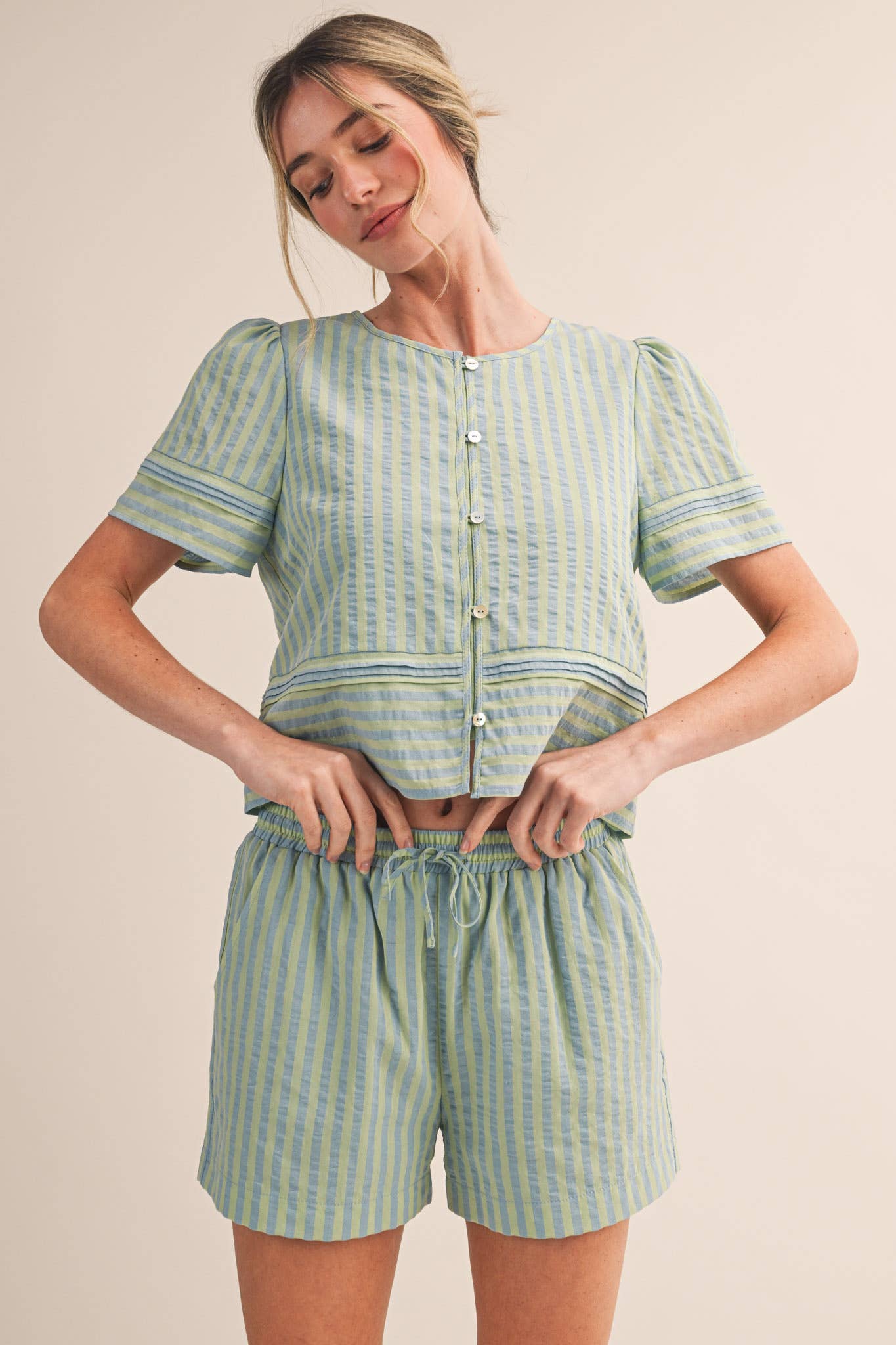 STRIPED BUTTON UP TOP AND SHORTS SET MPST4488: PINK RASPBERRY STRIP / M