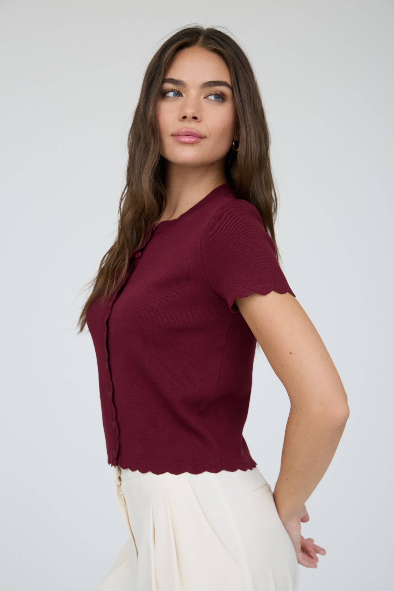 SCALLOPED SHORT SLEEVE BUTTON DOWN KNIT CARDIGAN : DUSTY BLUE