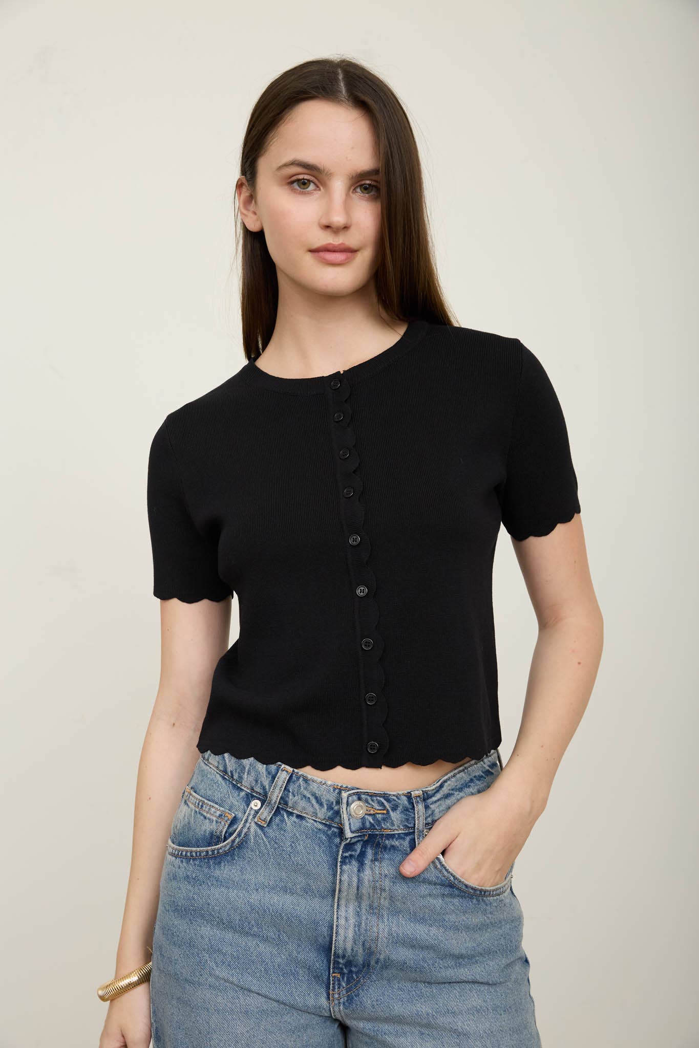 SCALLOPED SHORT SLEEVE BUTTON DOWN KNIT CARDIGAN : DUSTY BLUE