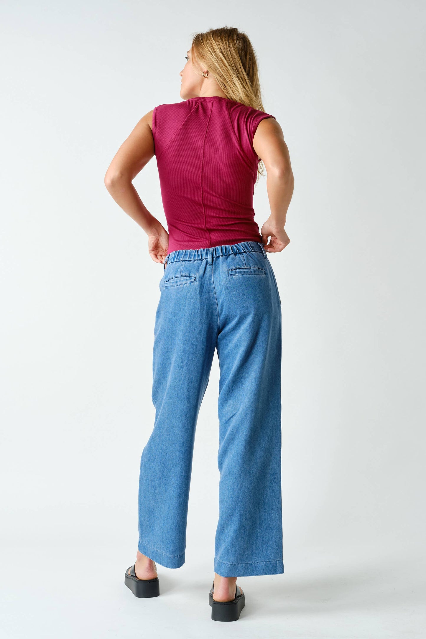 Essential Micro-Ribbed Henley Tank Top: SMITTEN CHERRY / S:M:L (2:2:2)