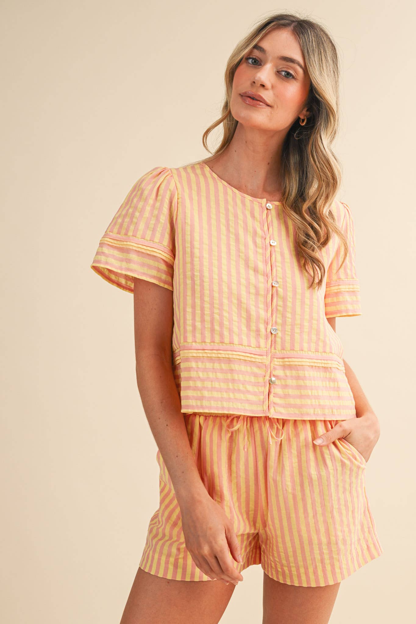 STRIPED BUTTON UP TOP AND SHORTS SET MPST4488: PINK RASPBERRY STRIP / M