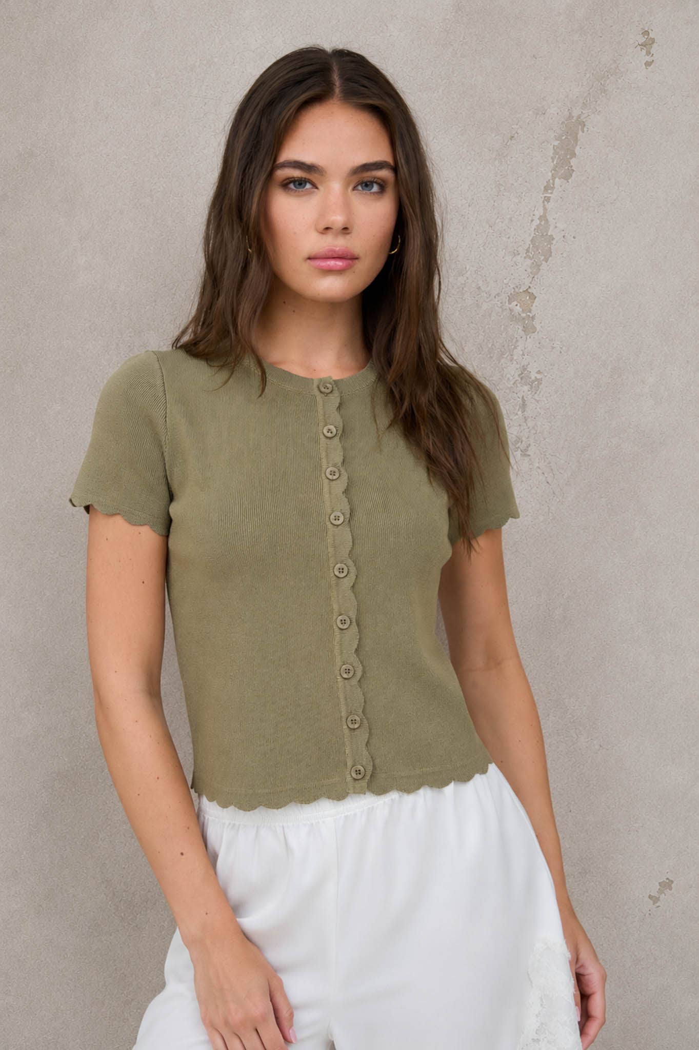 SCALLOPED SHORT SLEEVE BUTTON DOWN KNIT CARDIGAN : DUSTY BLUE