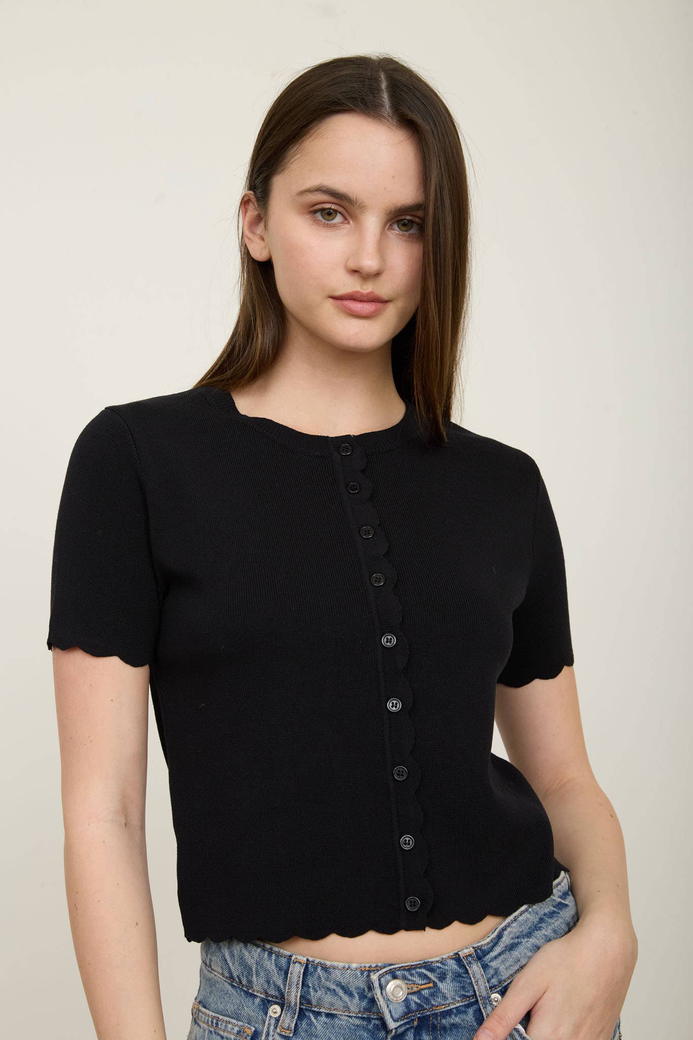 SCALLOPED SHORT SLEEVE BUTTON DOWN KNIT CARDIGAN : DUSTY BLUE