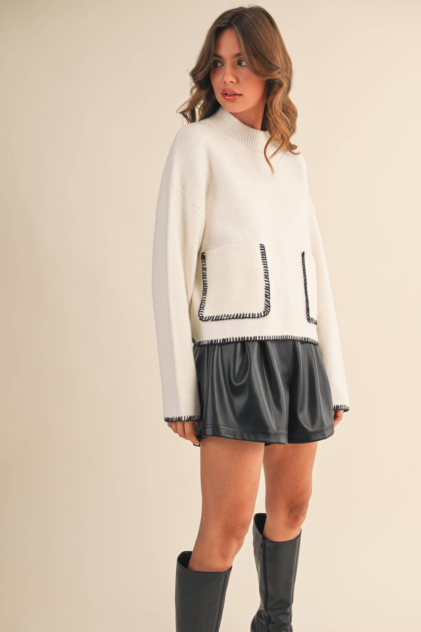 IT4414 MOCK NECK SWEATER TOP WITH FRONT POCKETS: IVORY / M