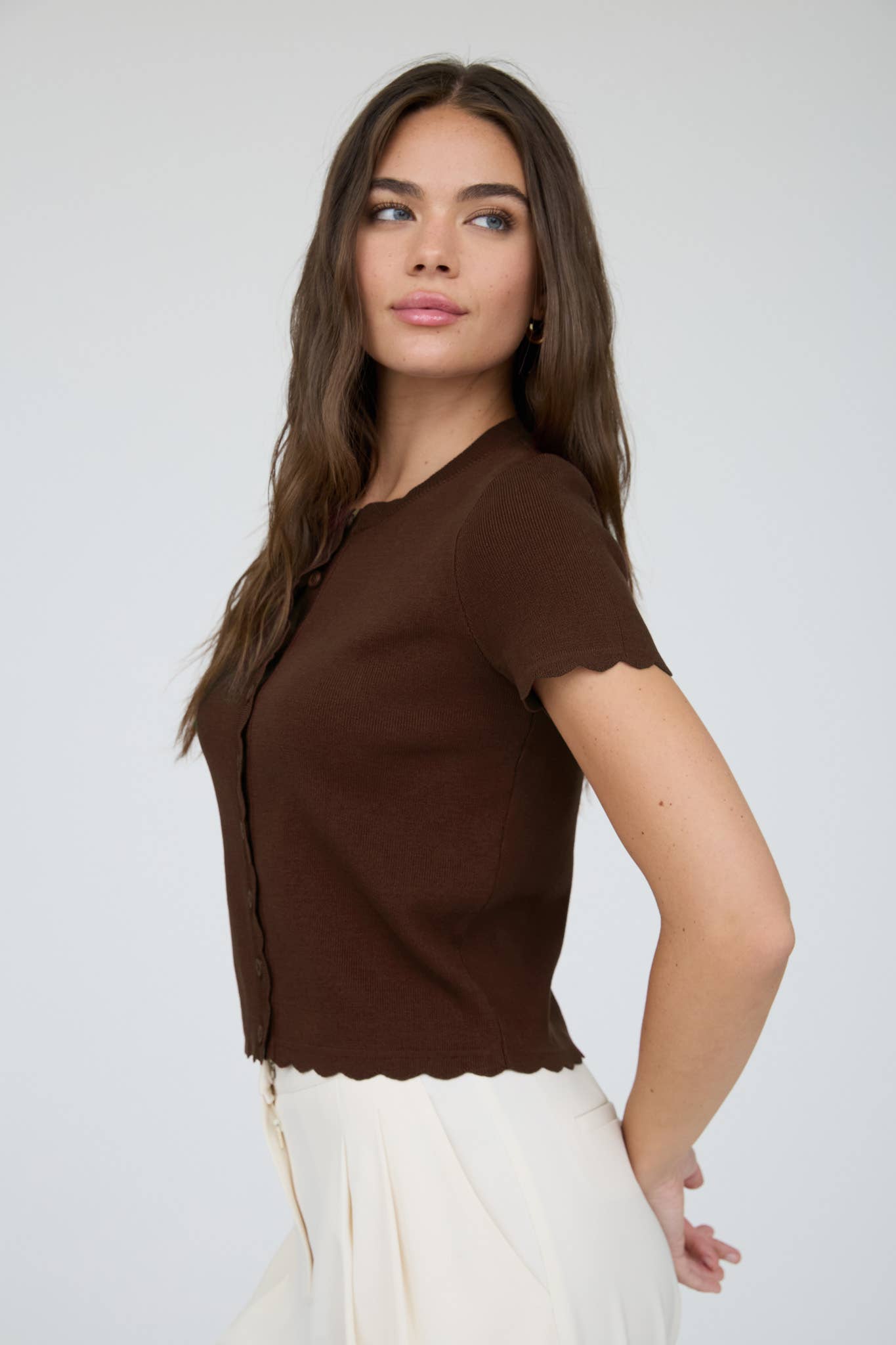 SCALLOPED SHORT SLEEVE BUTTON DOWN KNIT CARDIGAN : DUSTY BLUE